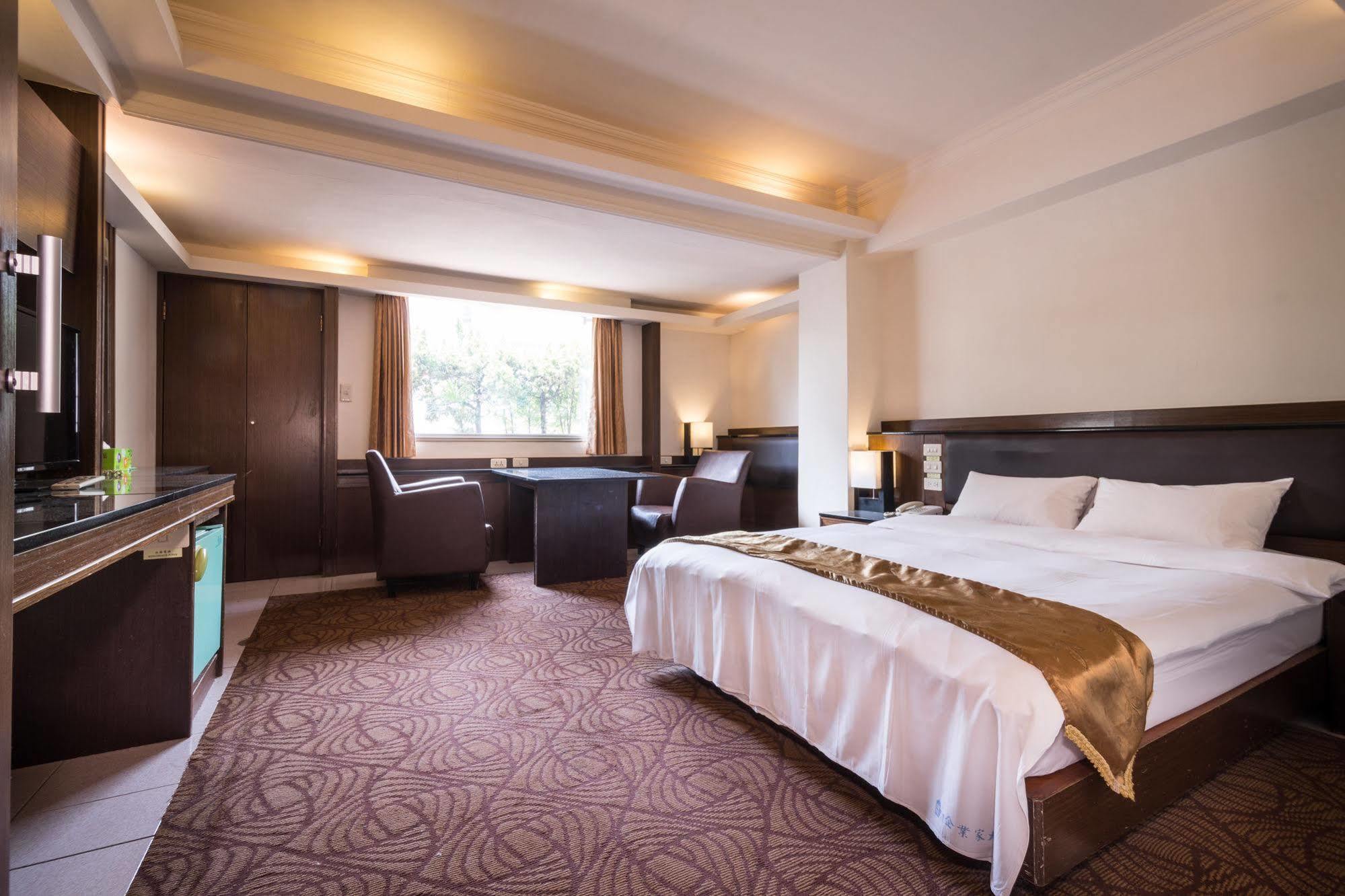 The Enterpriser Hotel Taichung Eksteriør bilde