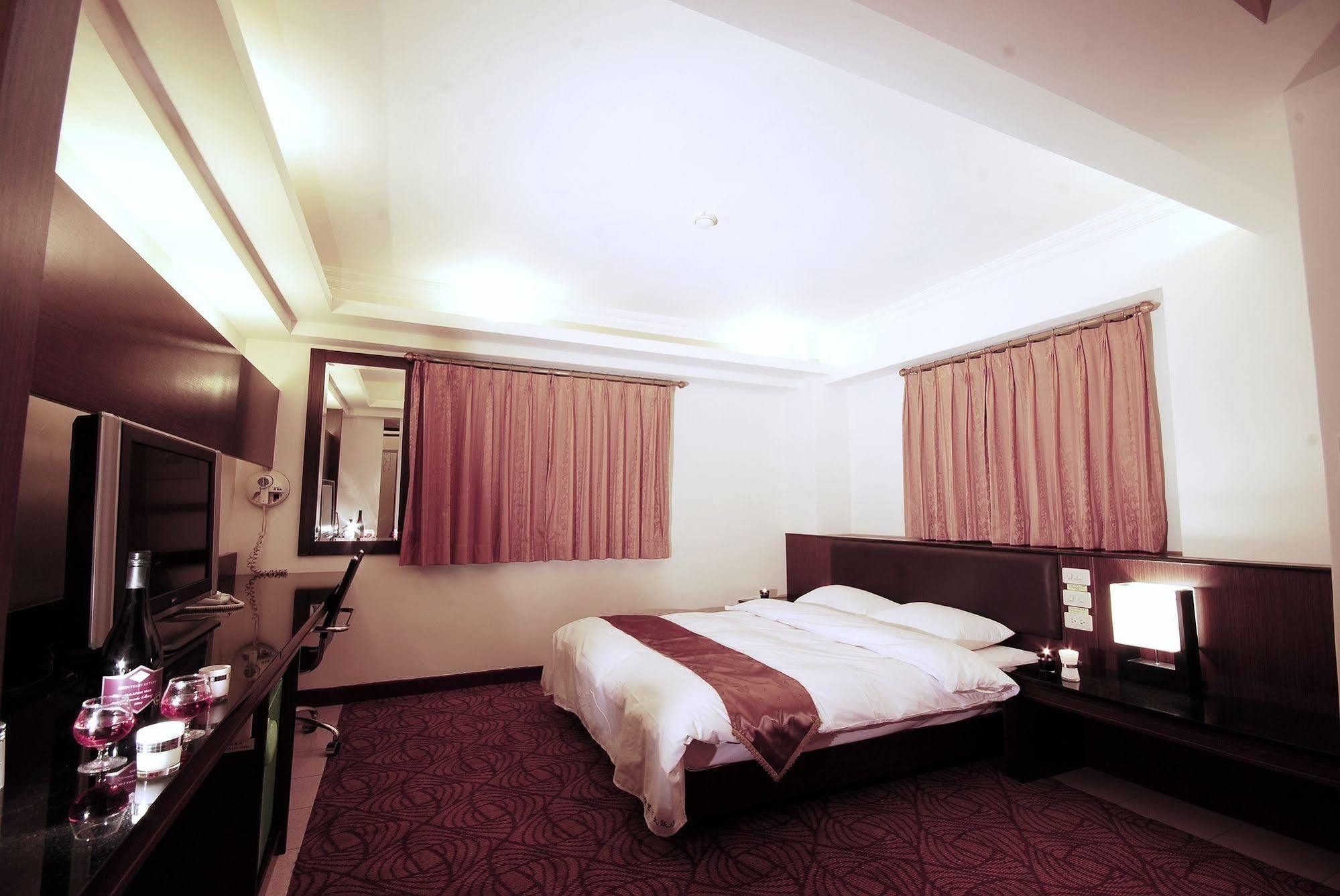The Enterpriser Hotel Taichung Eksteriør bilde